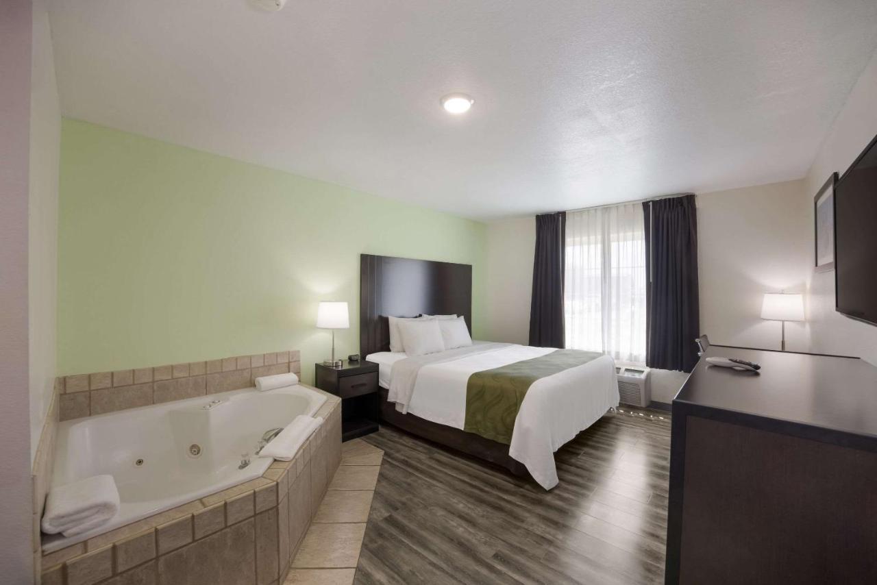Quality Inn & Suites Clayton, Nm Eksteriør billede